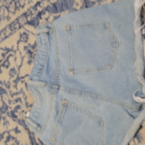Pretty Little Things US sz 4 UK sz 8 denim distressed high waist shorts WS42 - Picture 4 of 5